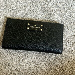 kate spade Bay Street Black Pebbled Leather Stacy Wallet